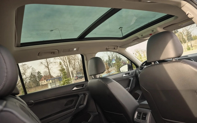 Volkswagen Tiguan Allspace cena 99999 przebieg: 80000, rok produkcji 2018 z Płock małe 742